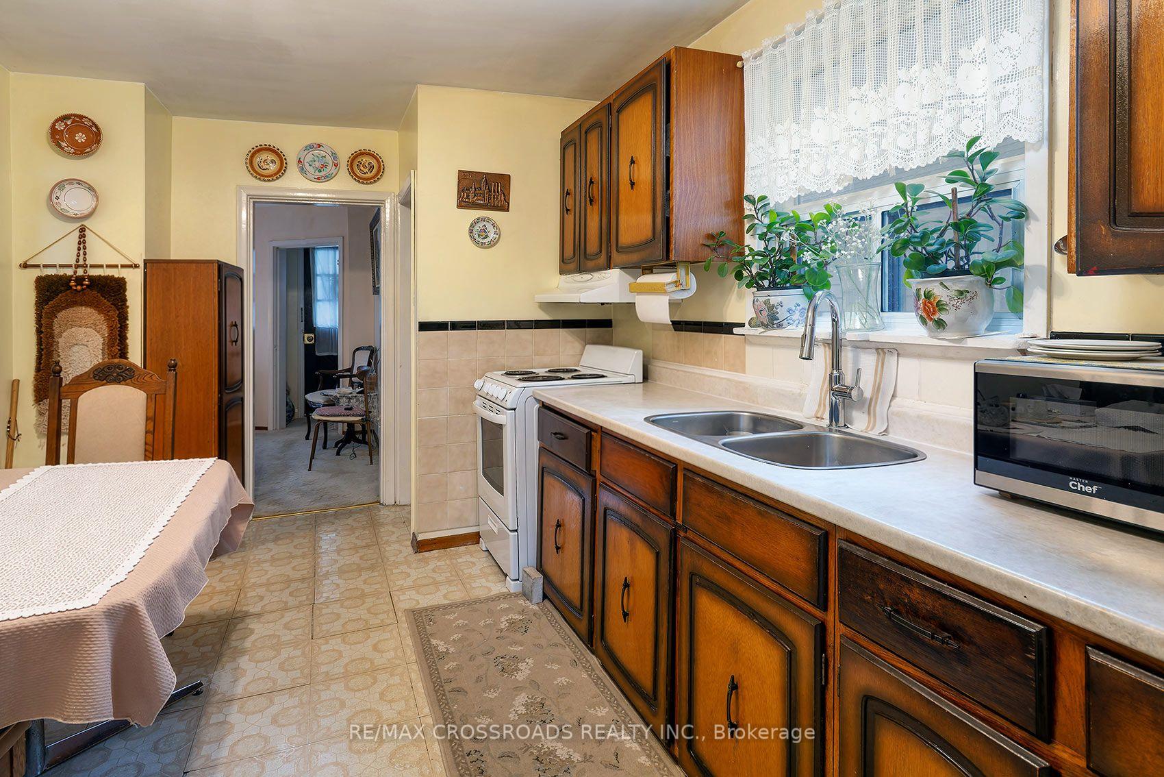 Photo 14 of 36 Mcdonald Avenue, Scarborough, Oakridge — HOMEH