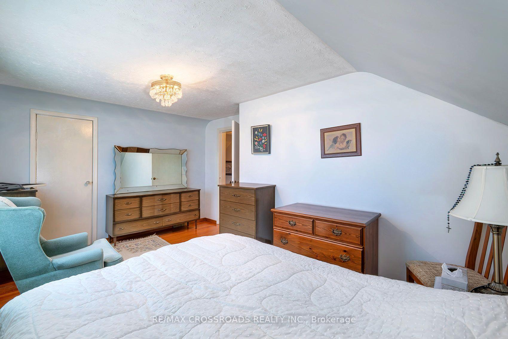 Photo 18 of 36 Mcdonald Avenue, Scarborough, Oakridge — HOMEH