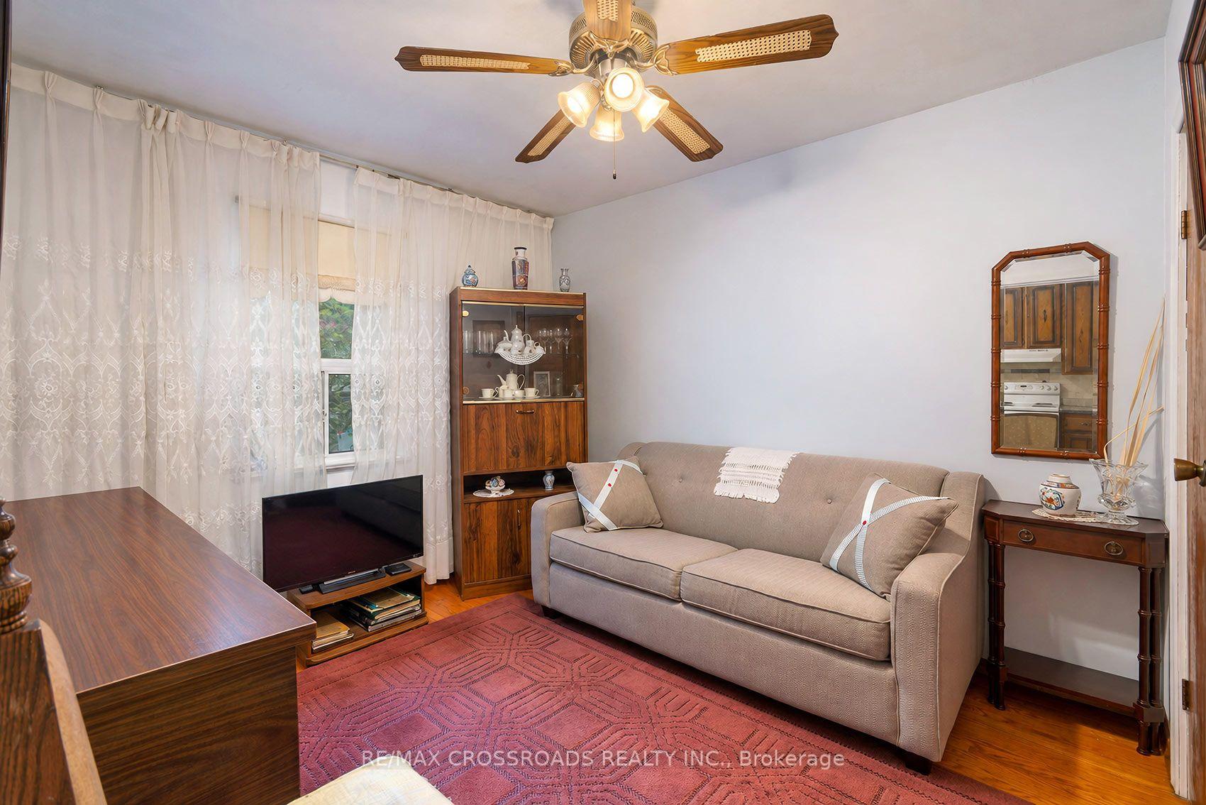 Photo 24 of 36 Mcdonald Avenue, Scarborough, Oakridge — HOMEH