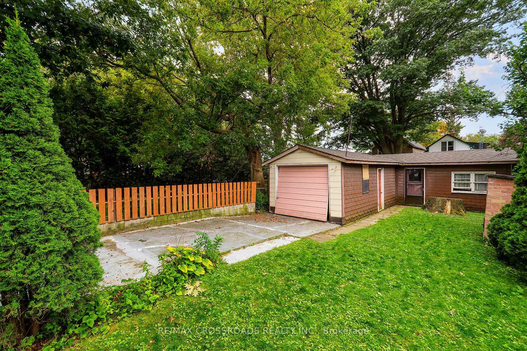 Photo 31 of 36 Mcdonald Avenue, Scarborough, Oakridge — HOMEH
