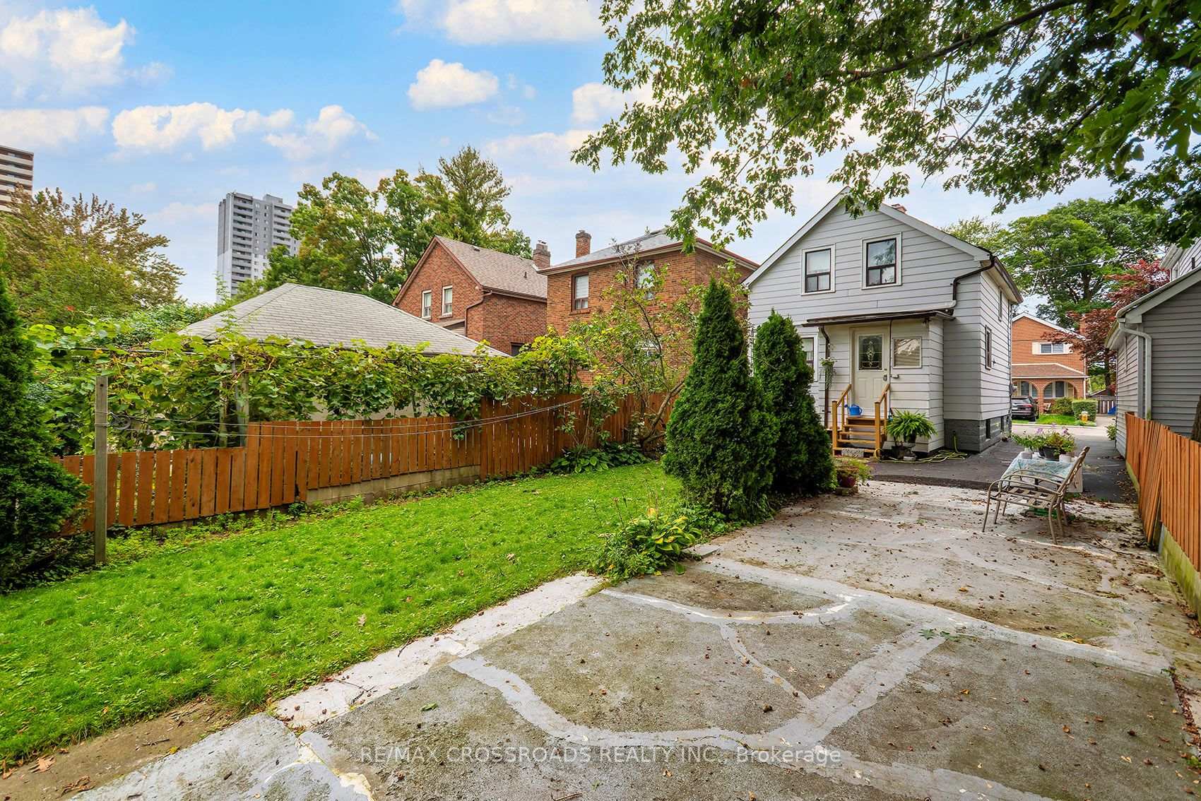 Photo 33 of 36 Mcdonald Avenue, Scarborough, Oakridge — HOMEH