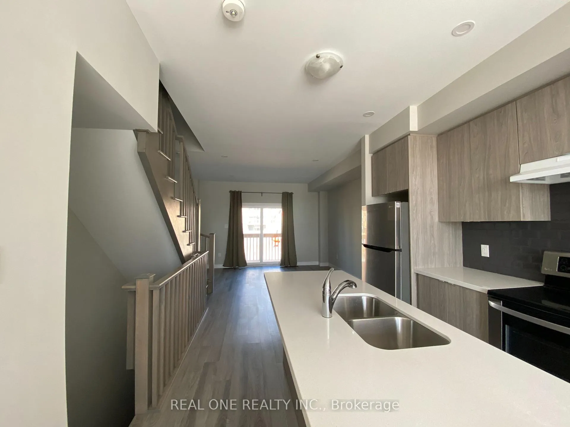 Photo 3 of 63 Markle Crescent, Hamilton, Ancaster — HOMEH