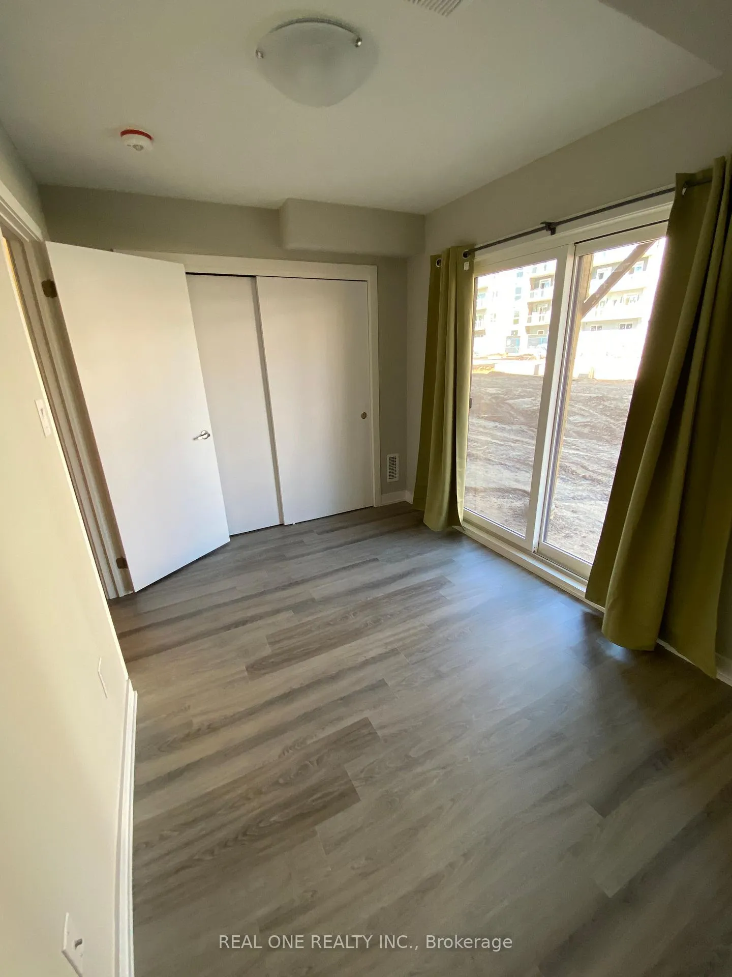 Photo 6 of 63 Markle Crescent, Hamilton, Ancaster — HOMEH
