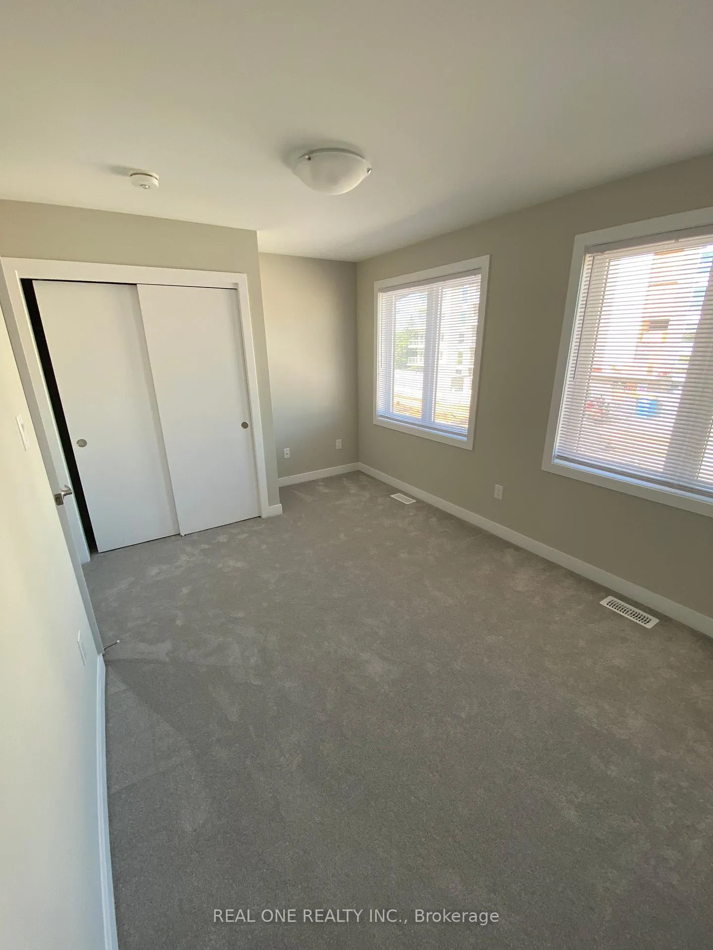 Photo 7 of 63 Markle Crescent, Hamilton, Ancaster — HOMEH
