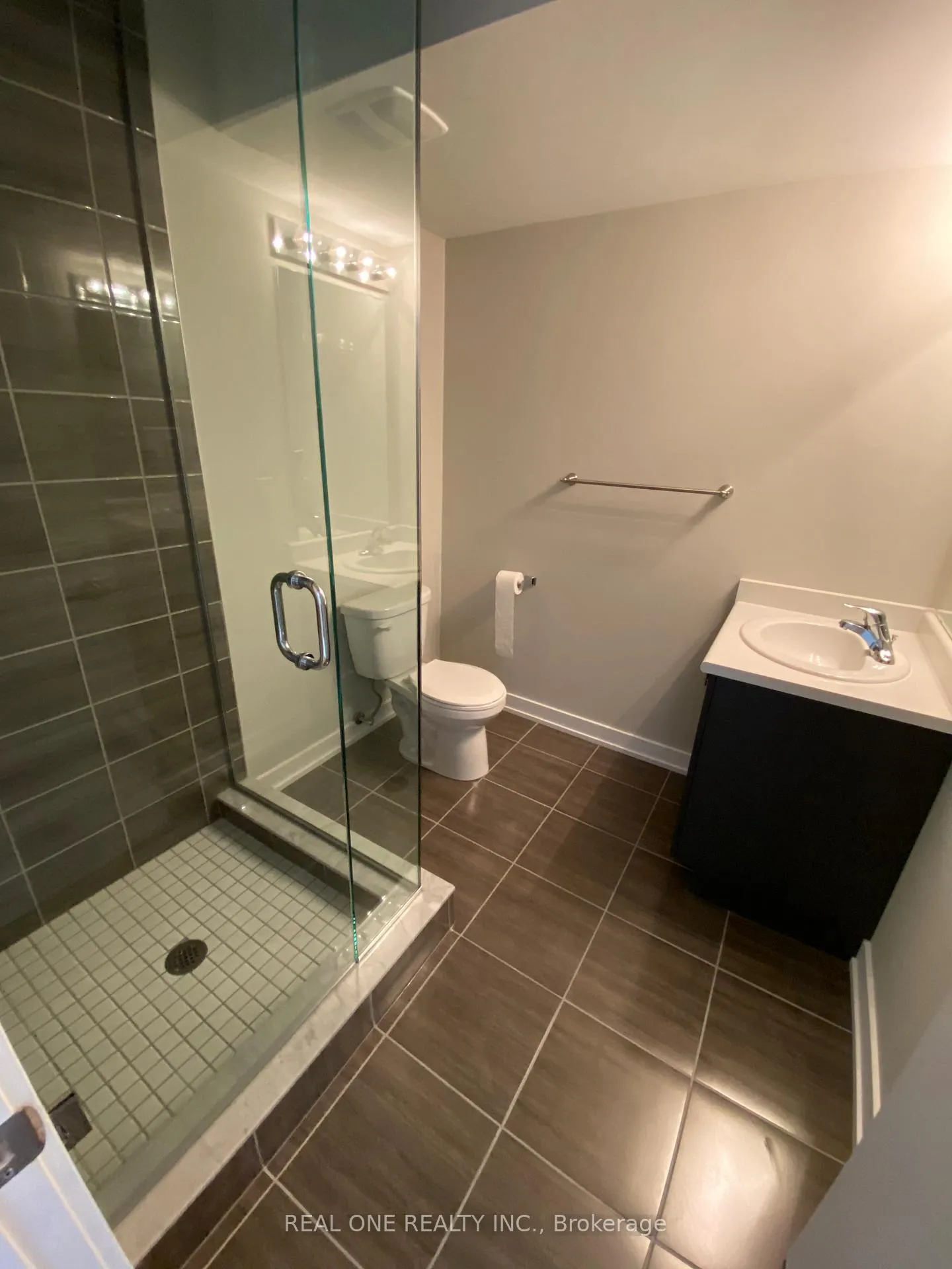 Photo 8 of 63 Markle Crescent, Hamilton, Ancaster — HOMEH