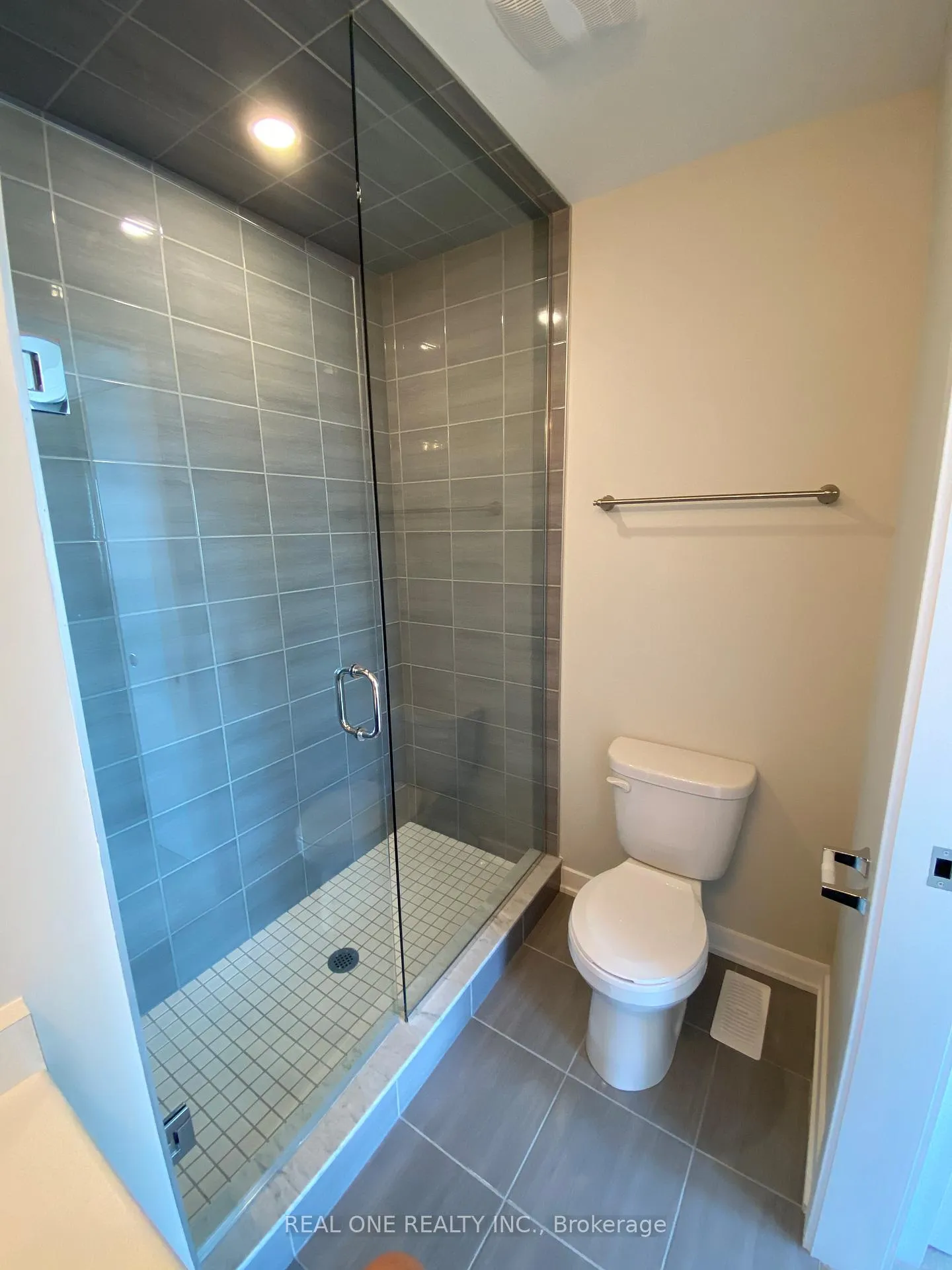 Photo 14 of 63 Markle Crescent, Hamilton, Ancaster — HOMEH
