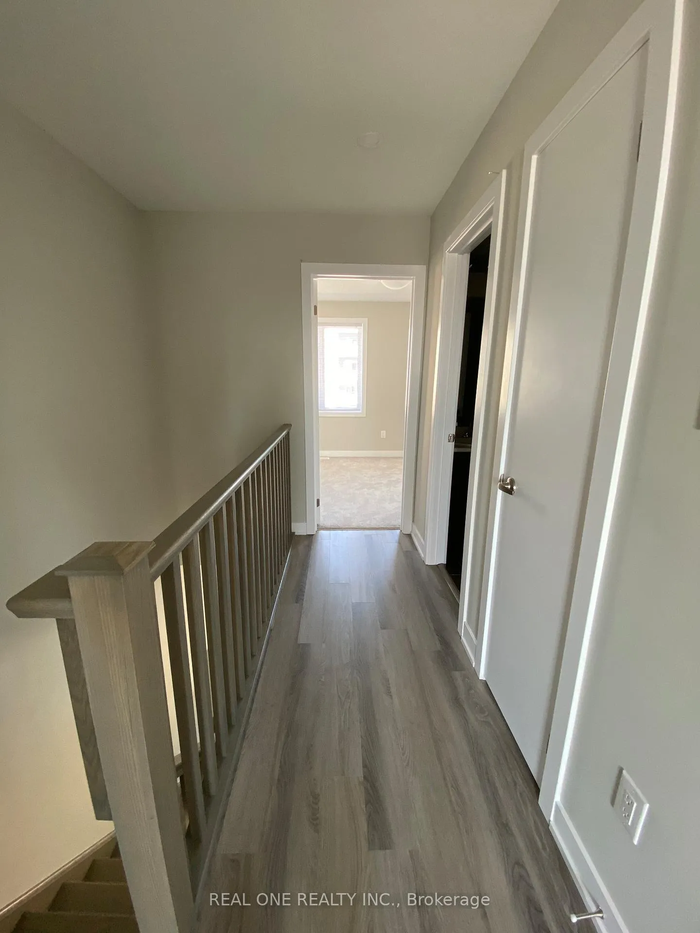 Photo 17 of 63 Markle Crescent, Hamilton, Ancaster — HOMEH