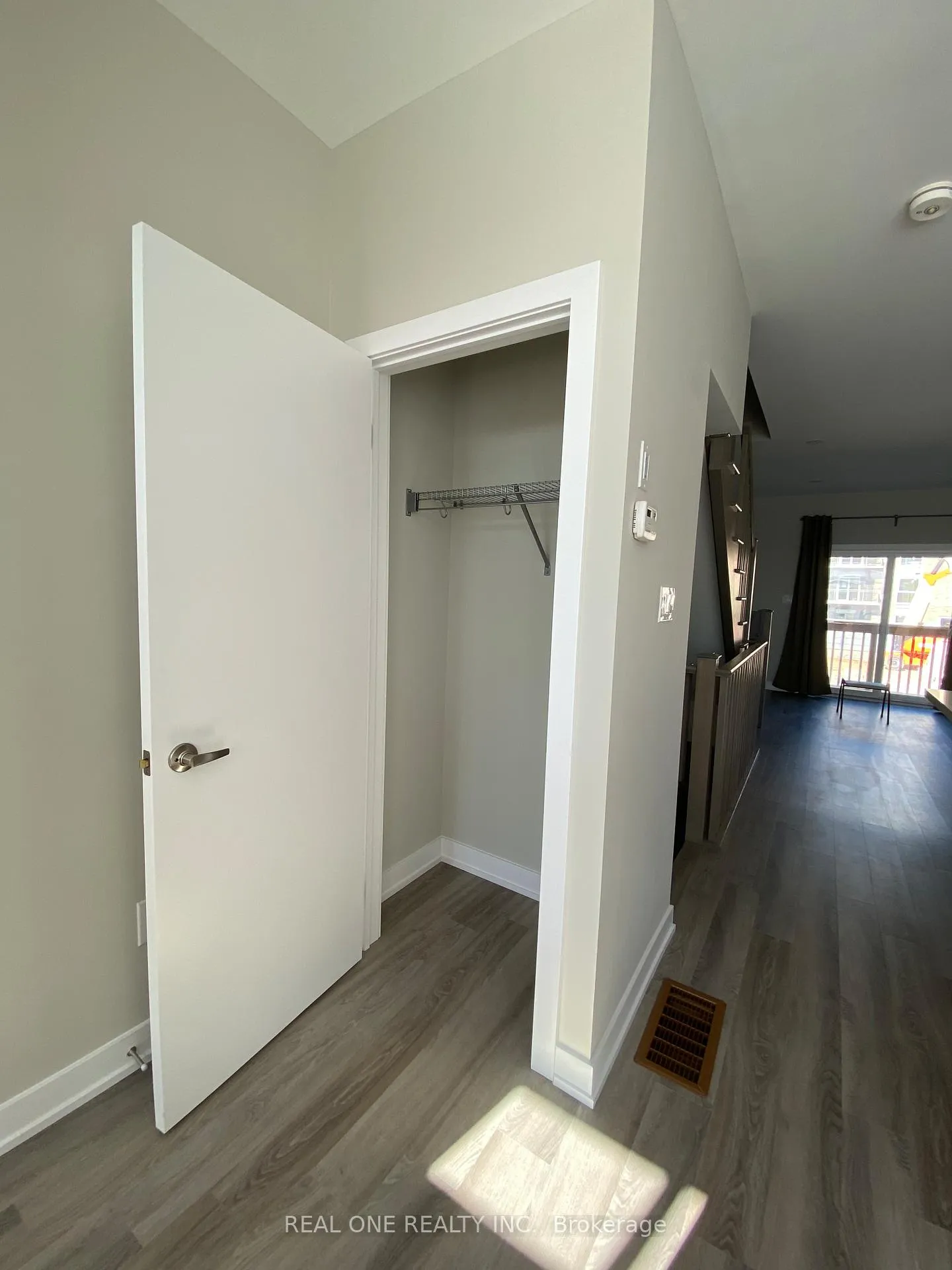 Photo 18 of 63 Markle Crescent, Hamilton, Ancaster — HOMEH