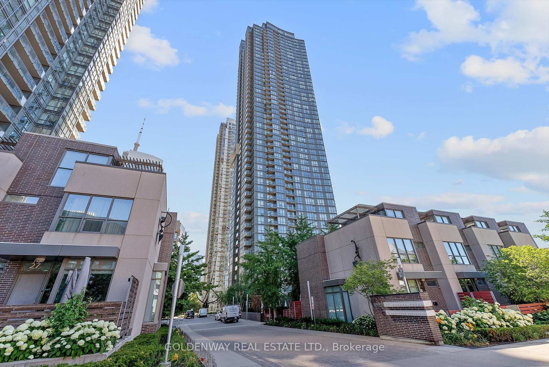 Front of Unit 5015, 11 Brunel Court