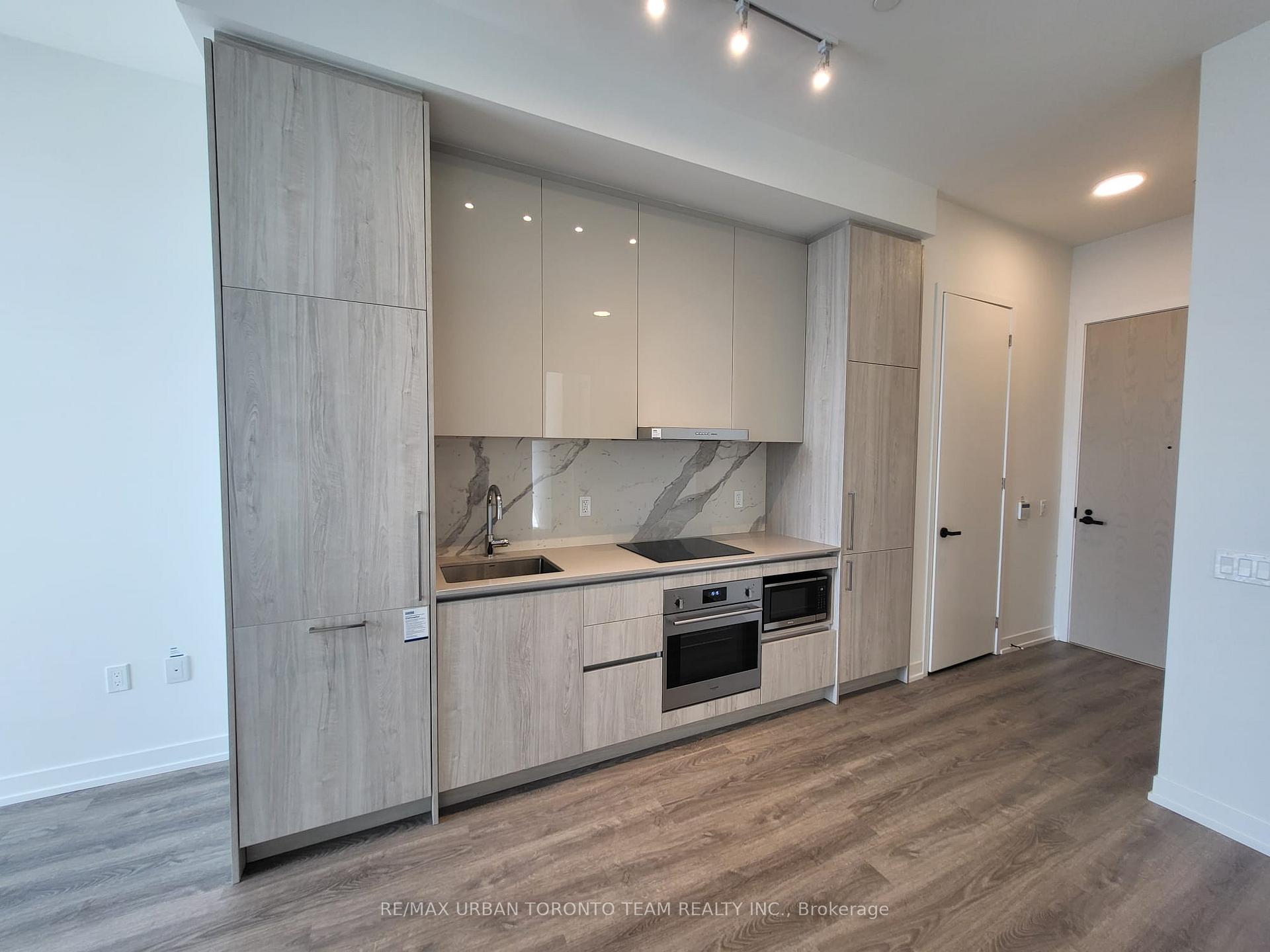 Photo 3 of Unit PH105, 195 Commerce Street, Vaughan, Vaughan Corporate Centre — HOMEH