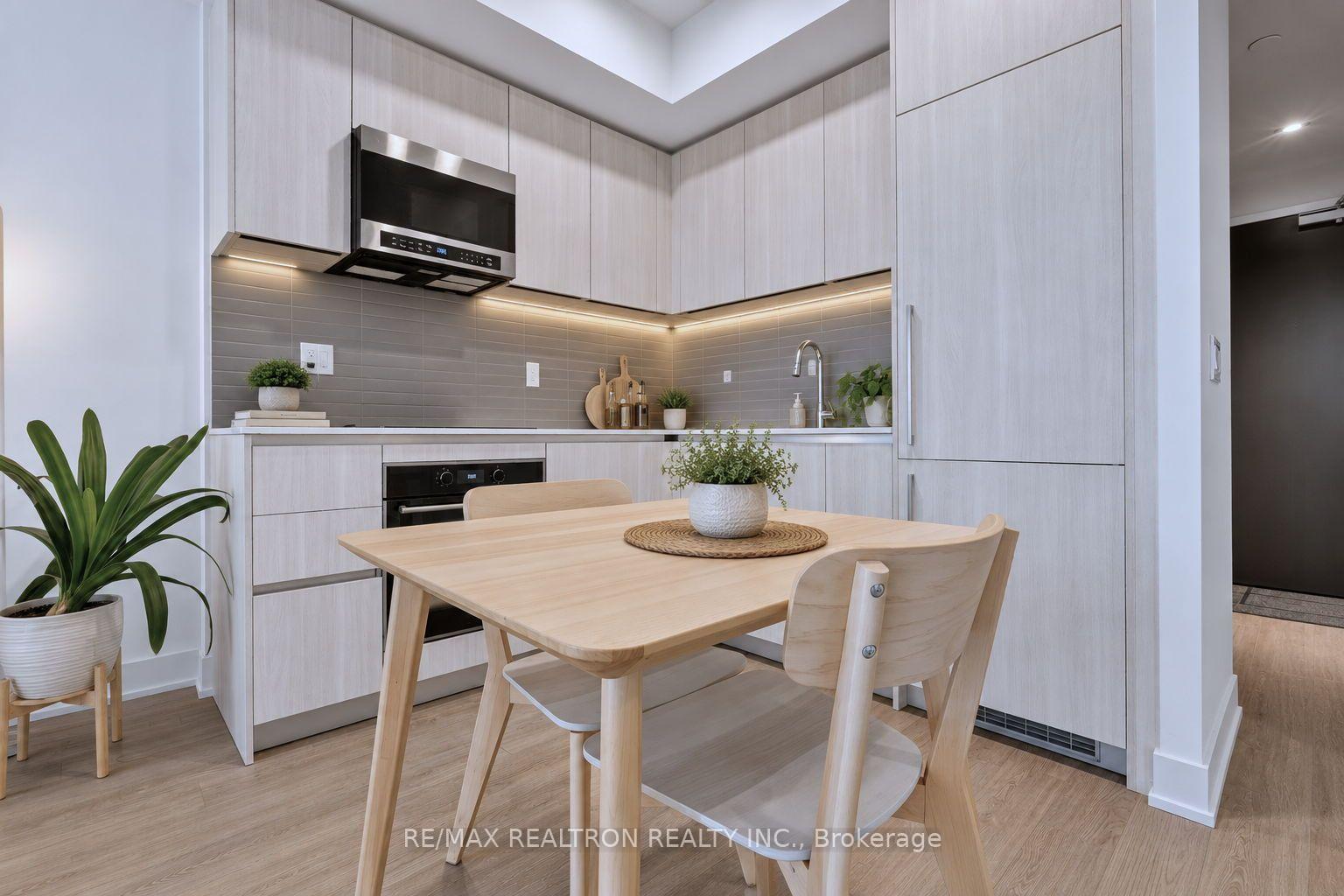 Photo 10 of Unit 1205, 8 Cumberland Street, Toronto, The Annex — HOMEH