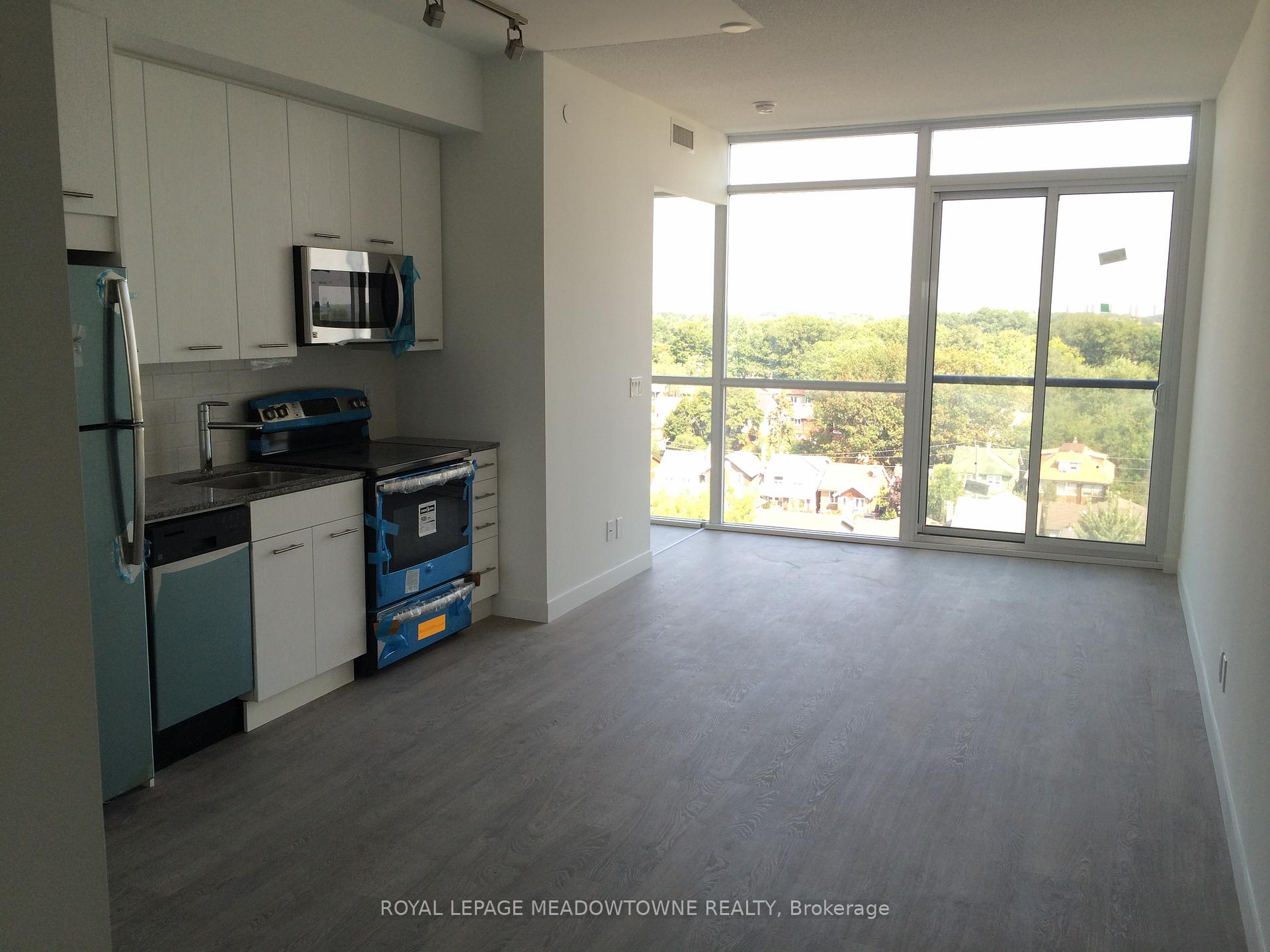 Photo 2 of Unit 804, 2055 Danforth Avenue, Toronto, Woodbine Corridor — HOMEH