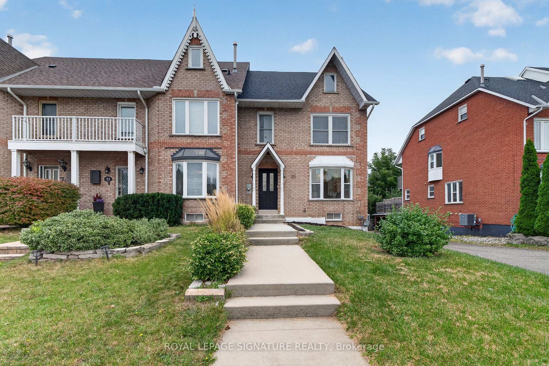 Photo 3 of 20 Sunvale Place, Hamilton, Lakeshore — HOMEH