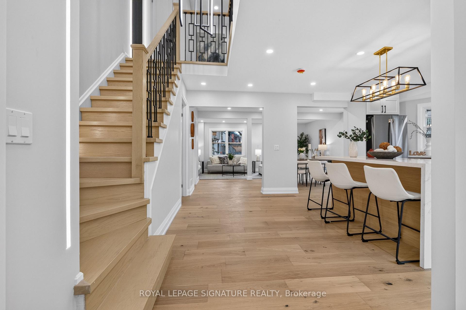 Photo 5 of 20 Sunvale Place, Hamilton, Lakeshore — HOMEH
