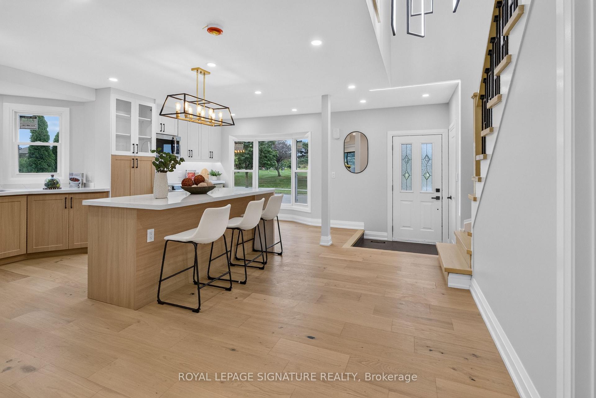 Photo 6 of 20 Sunvale Place, Hamilton, Lakeshore — HOMEH
