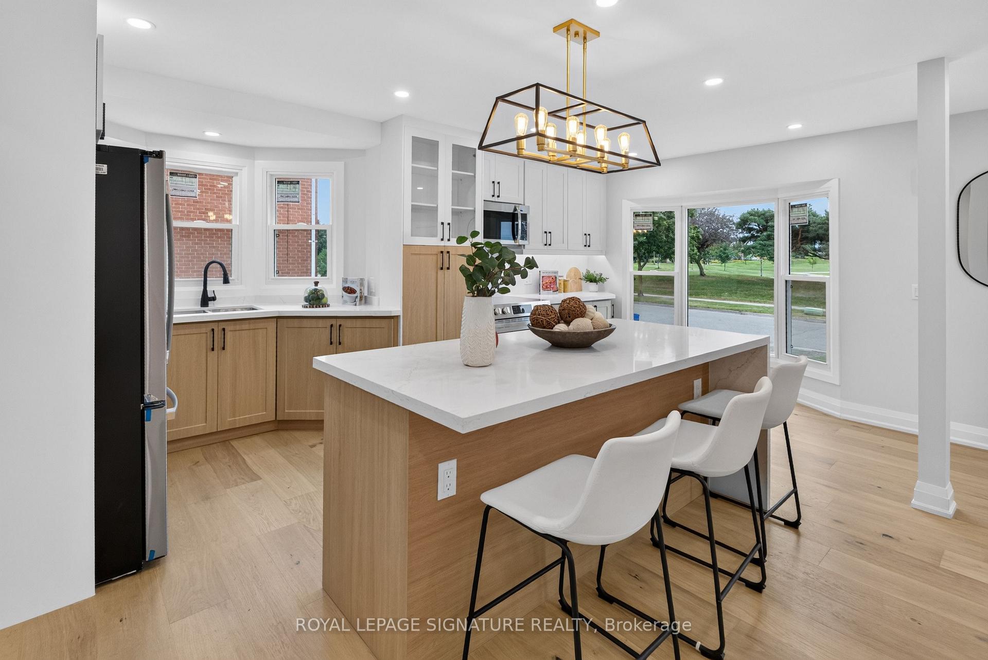 Photo 7 of 20 Sunvale Place, Hamilton, Lakeshore — HOMEH
