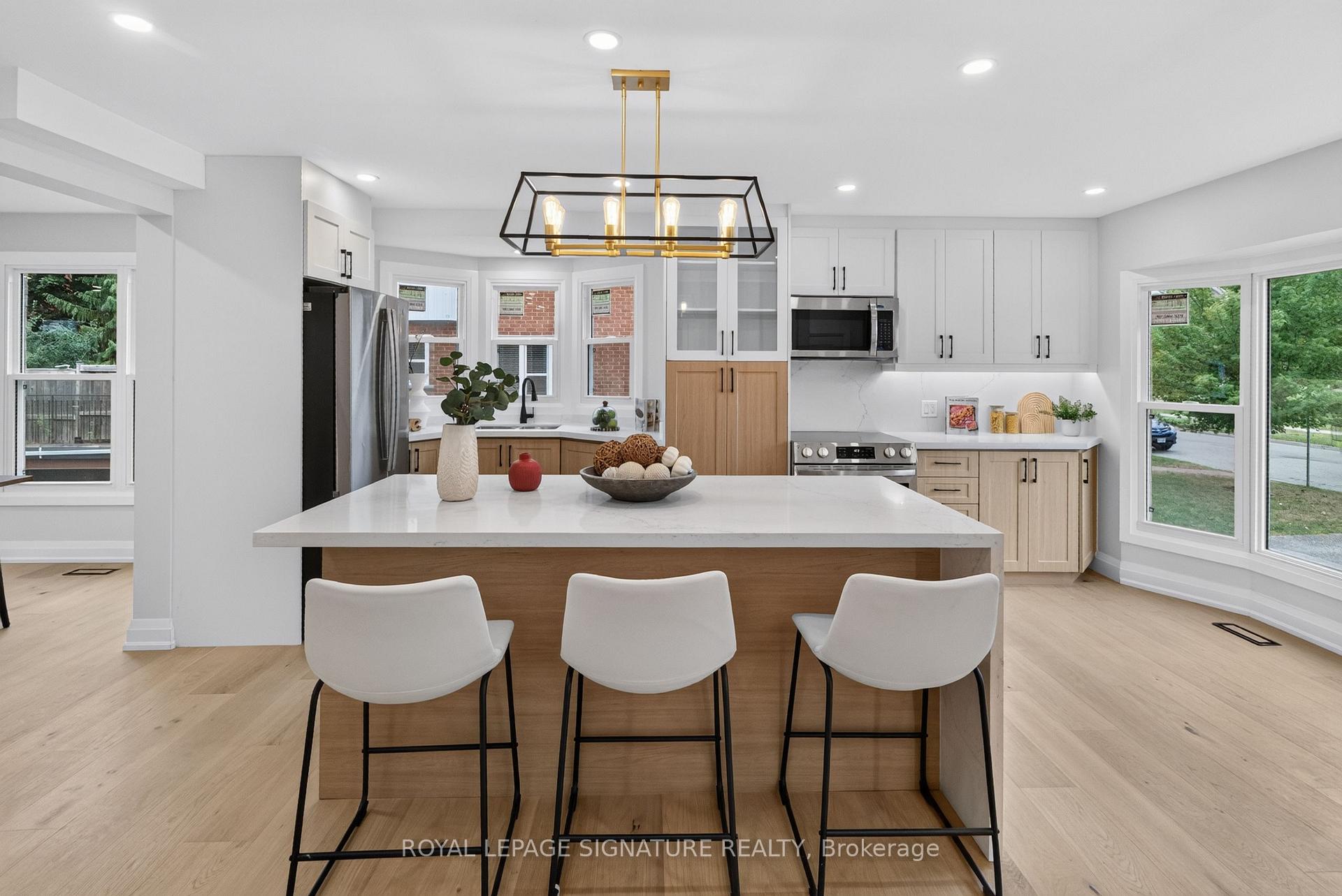 Photo 8 of 20 Sunvale Place, Hamilton, Lakeshore — HOMEH