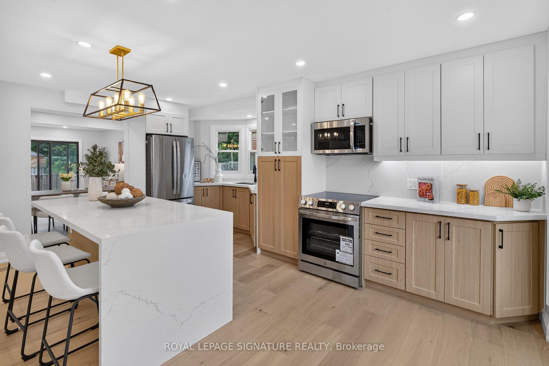 Photo 9 of 20 Sunvale Place, Hamilton, Lakeshore — HOMEH