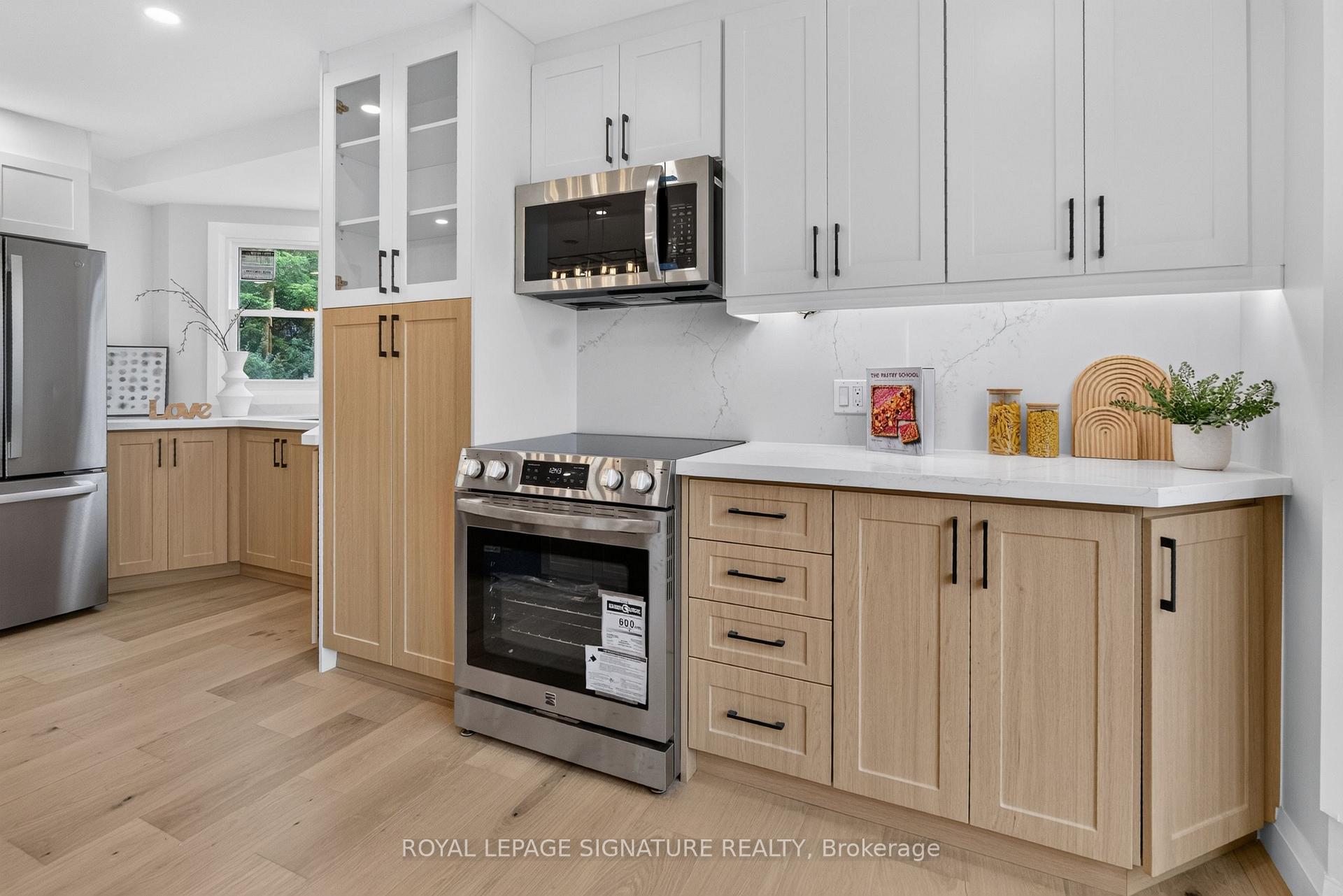 Photo 13 of 20 Sunvale Place, Hamilton, Lakeshore — HOMEH