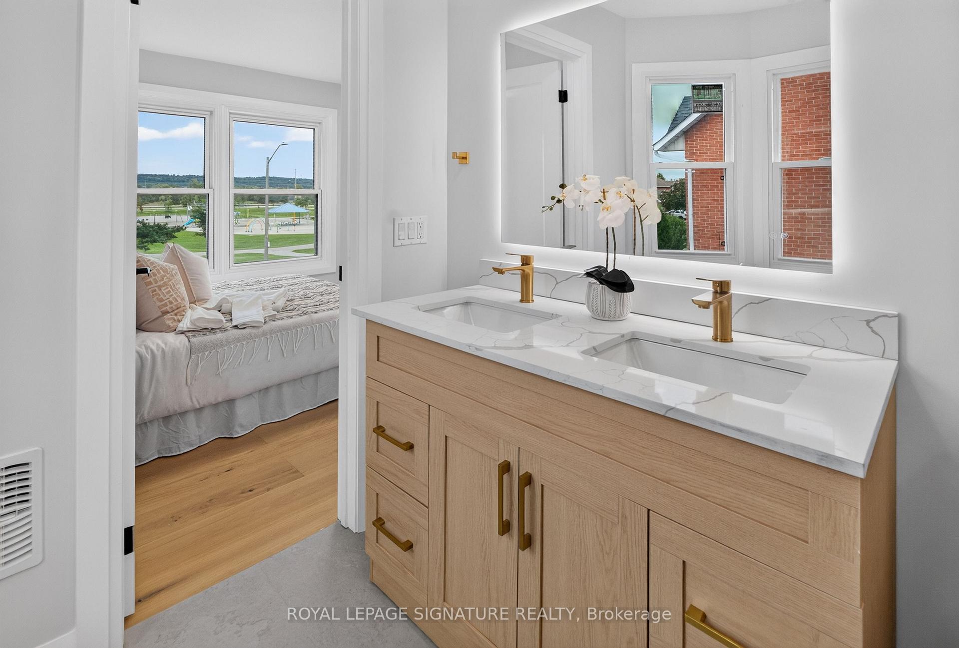 Photo 38 of 20 Sunvale Place, Hamilton, Lakeshore — HOMEH