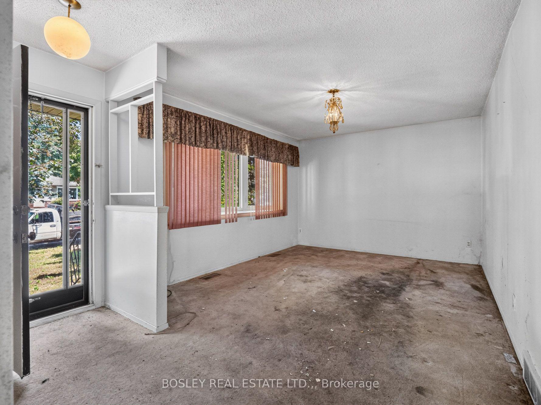 Photo 7 of 1 Wallace Street, St. Catharines, Western Hill — HOMEH