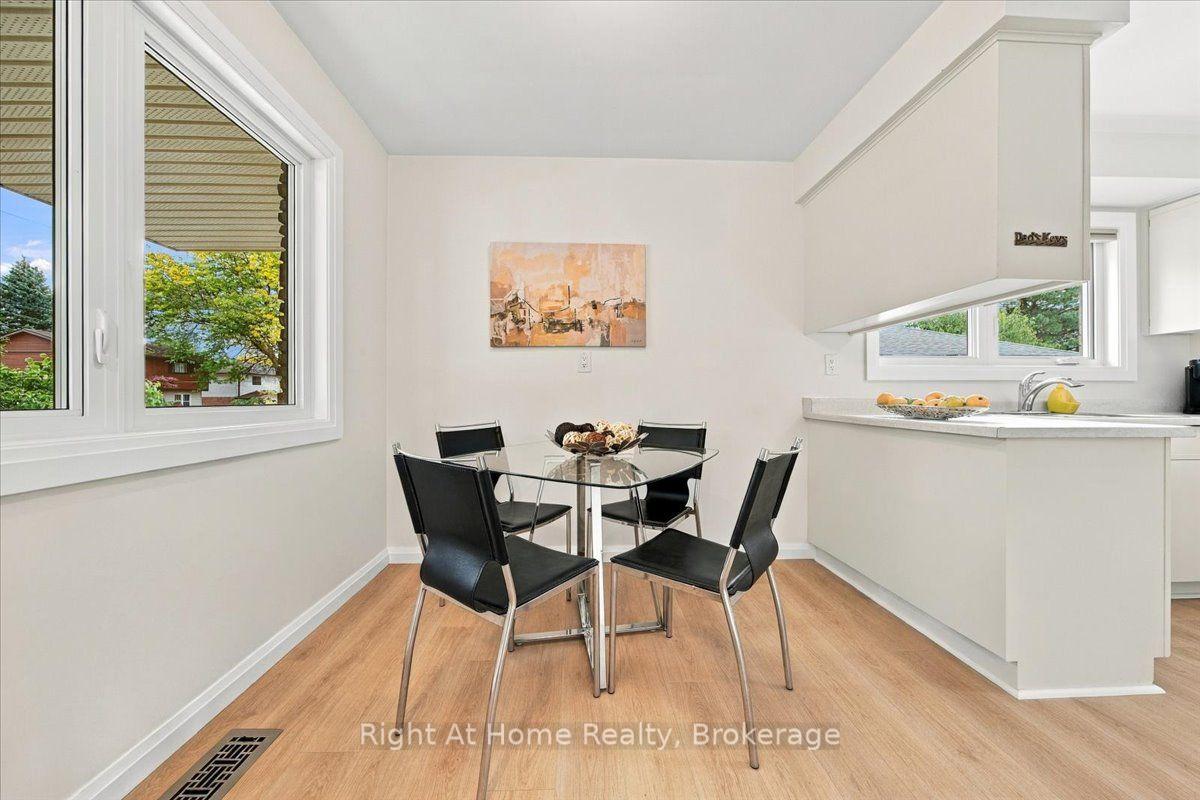 Photo 10 of 662 Dynes Road, Burlington, Roseland — HOMEH
