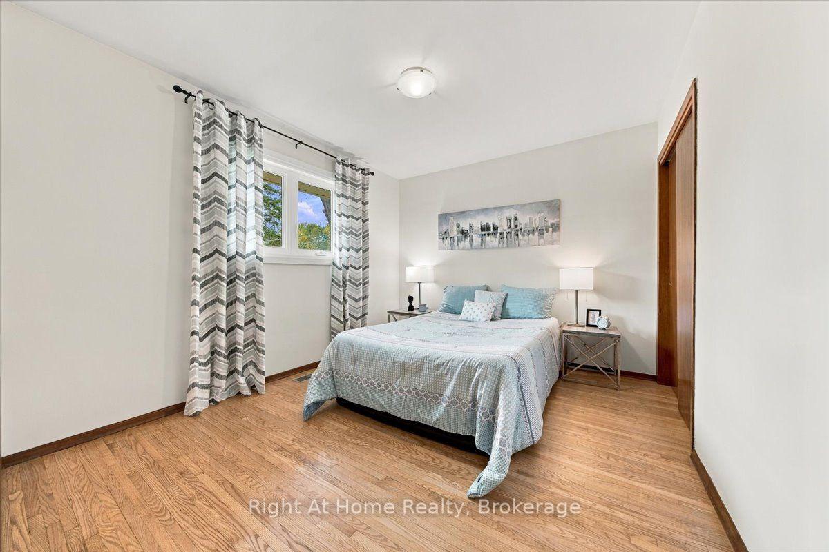 Photo 19 of 662 Dynes Road, Burlington, Roseland — HOMEH