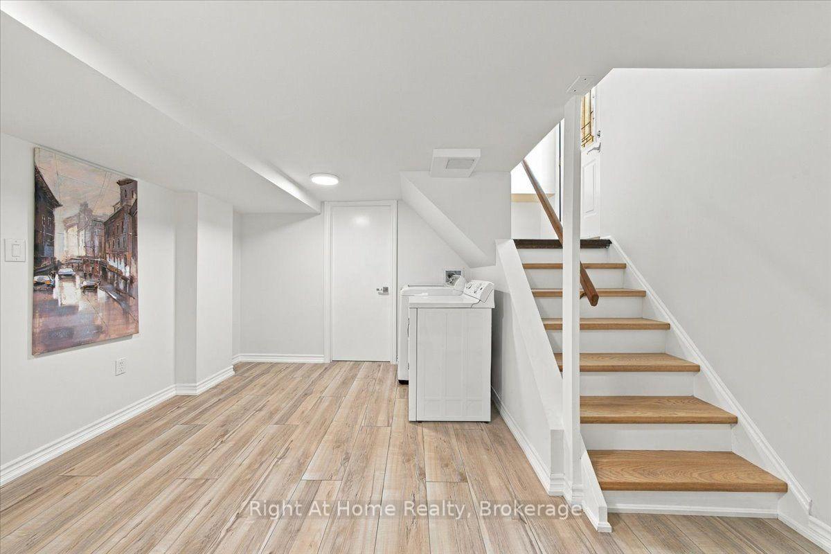 Photo 26 of 662 Dynes Road, Burlington, Roseland — HOMEH