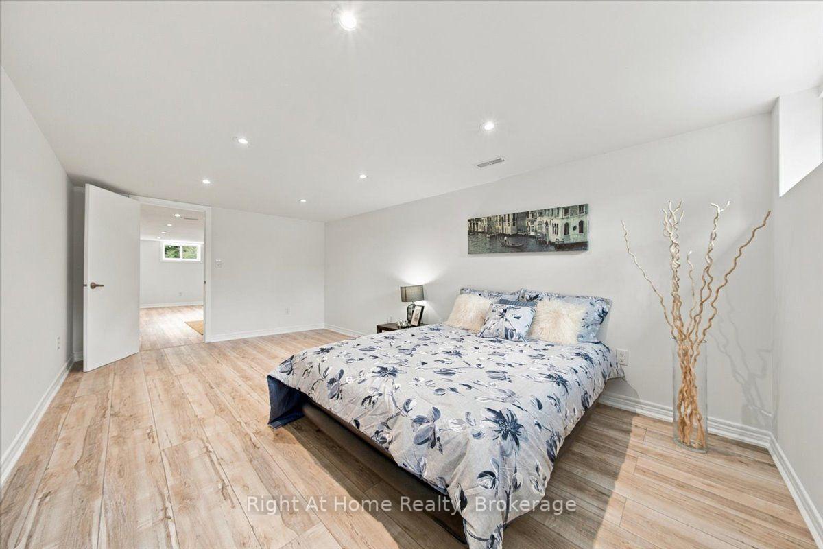 Photo 36 of 662 Dynes Road, Burlington, Roseland — HOMEH
