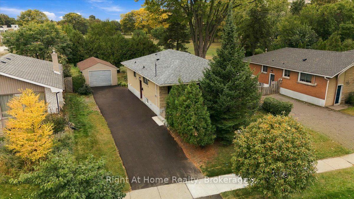 Photo 39 of 662 Dynes Road, Burlington, Roseland — HOMEH