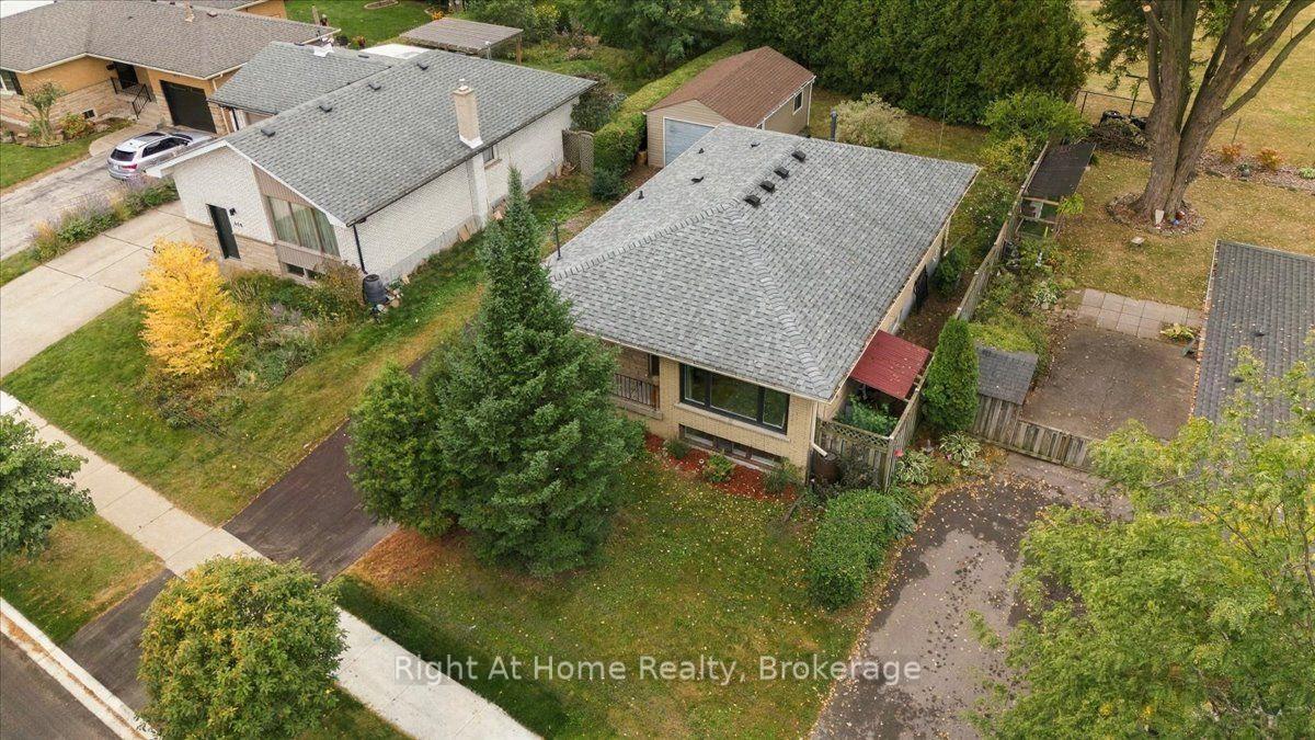 Photo 40 of 662 Dynes Road, Burlington, Roseland — HOMEH