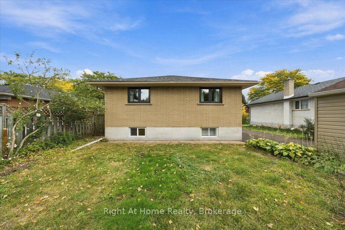 Photo 49 of 662 Dynes Road, Burlington, Roseland — HOMEH