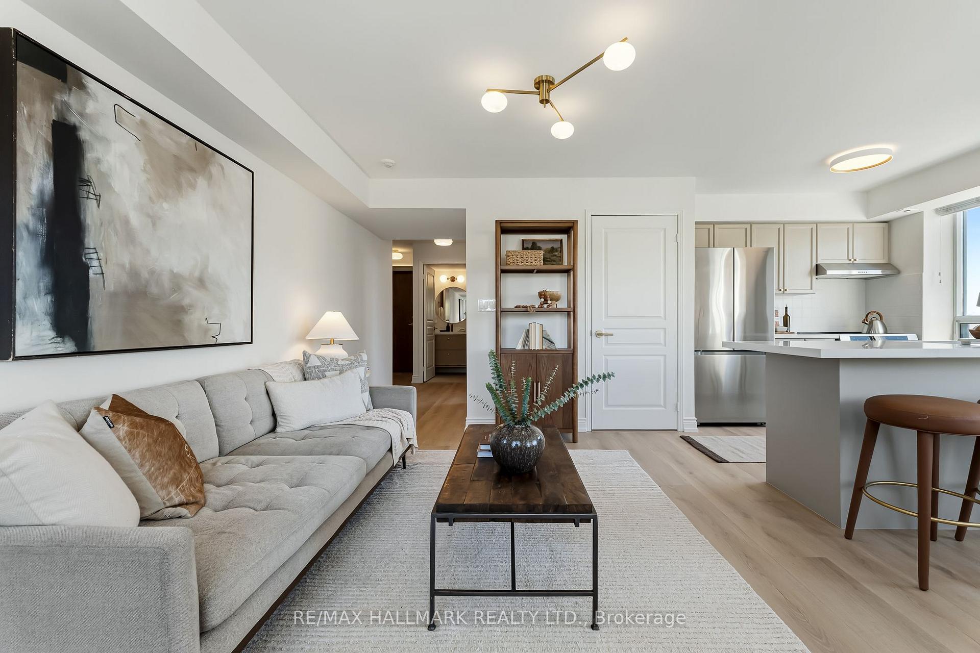 Photo 4 of Unit 404, 1797 Queen Street E, Toronto, The Beaches — HOMEH
