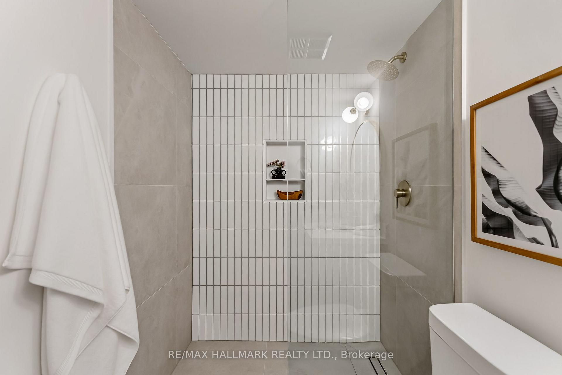 Photo 25 of Unit 404, 1797 Queen Street E, Toronto, The Beaches — HOMEH