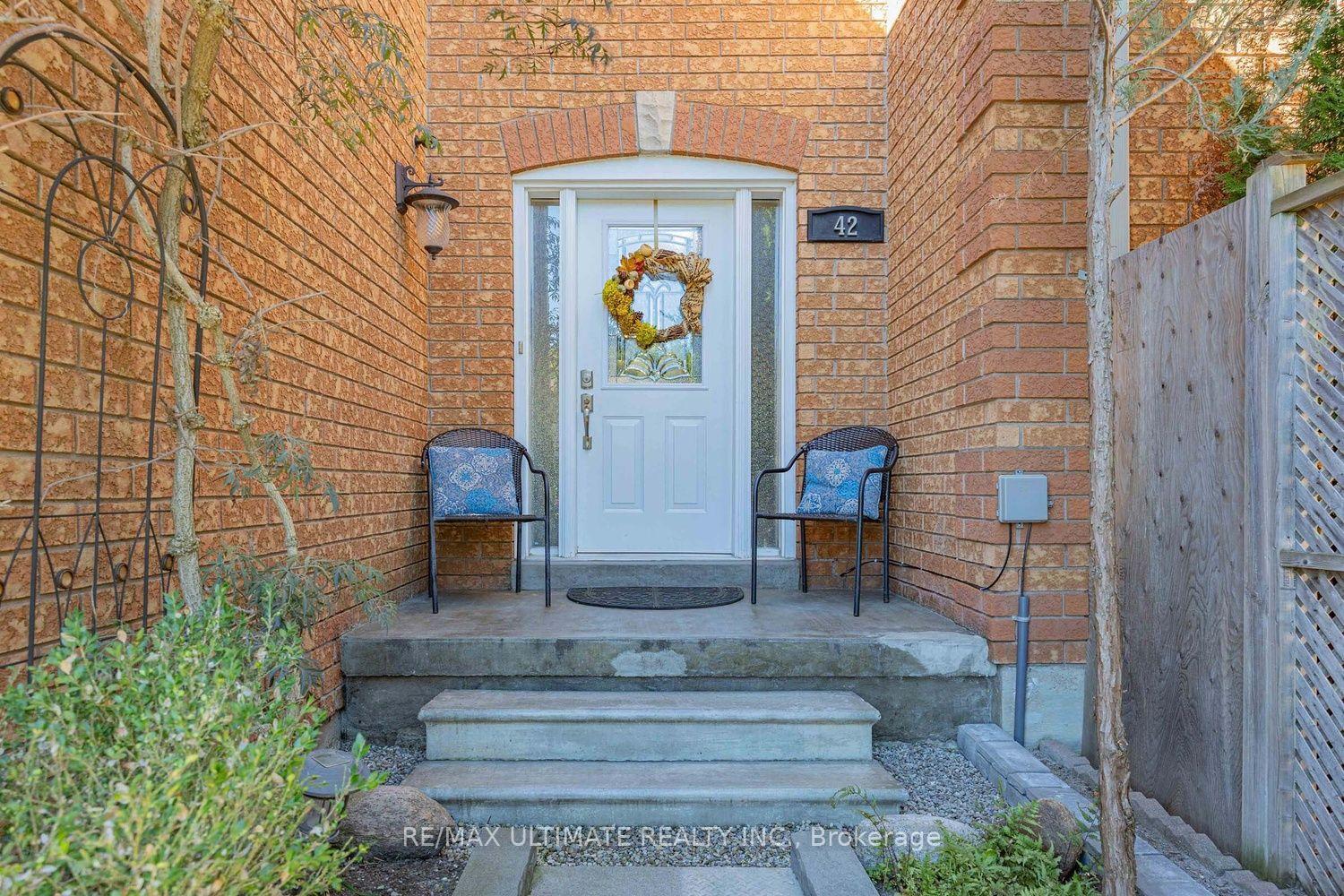 Photo 4 of 42 Landerville Lane, Clarington, Bowmanville — HOMEH