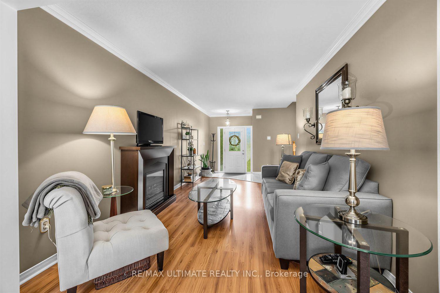Photo 8 of 42 Landerville Lane, Clarington, Bowmanville — HOMEH