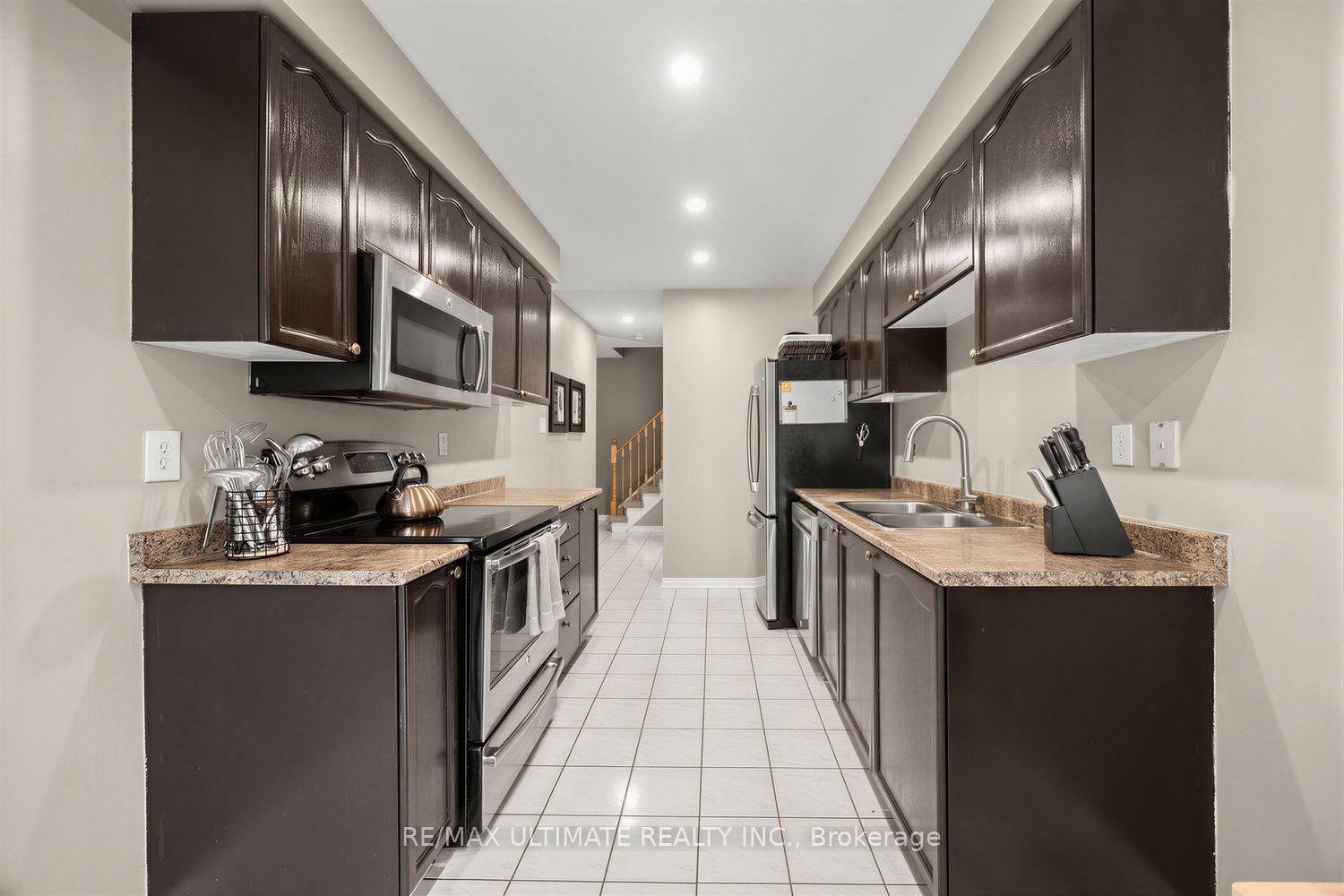 Photo 12 of 42 Landerville Lane, Clarington, Bowmanville — HOMEH
