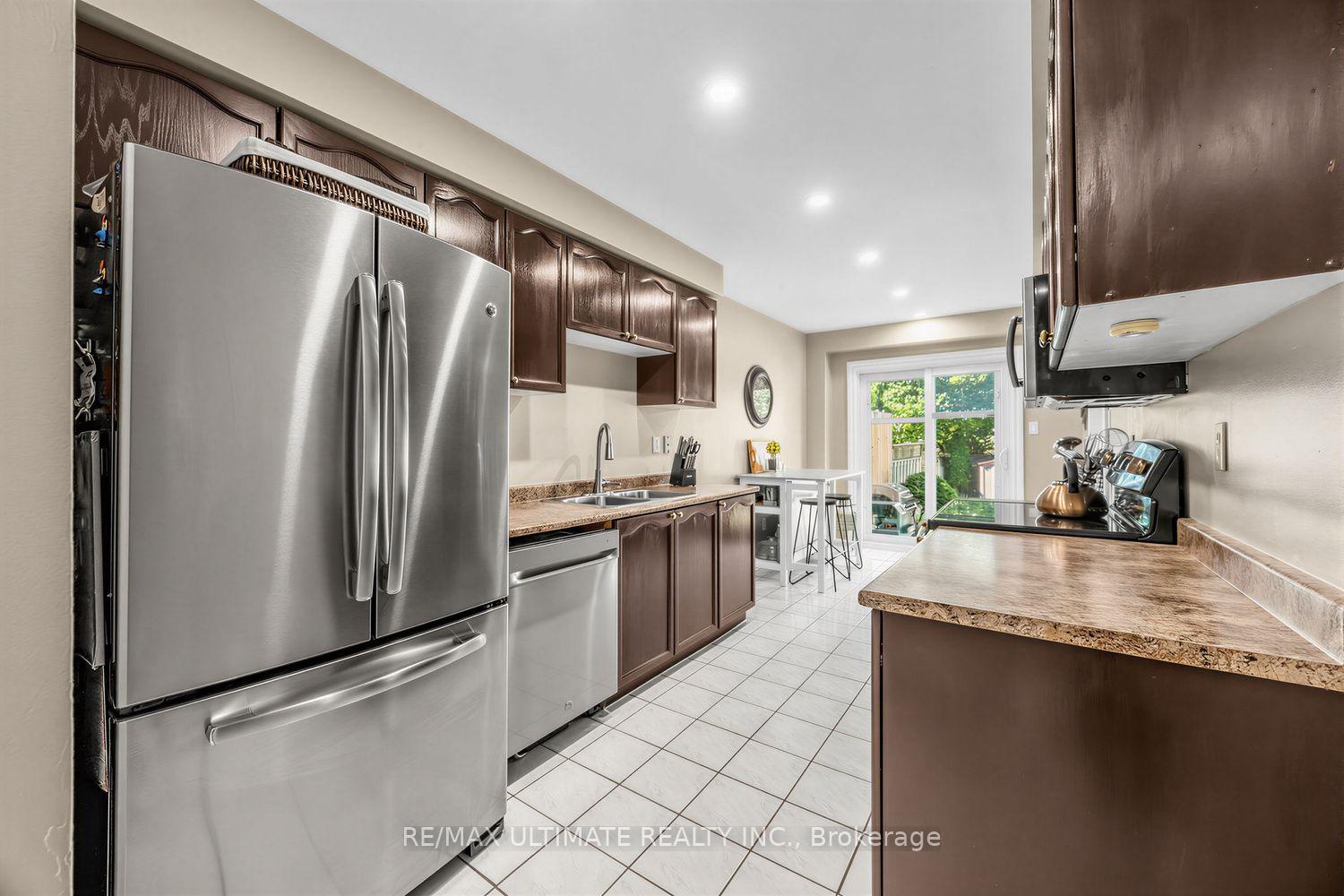 Photo 13 of 42 Landerville Lane, Clarington, Bowmanville — HOMEH