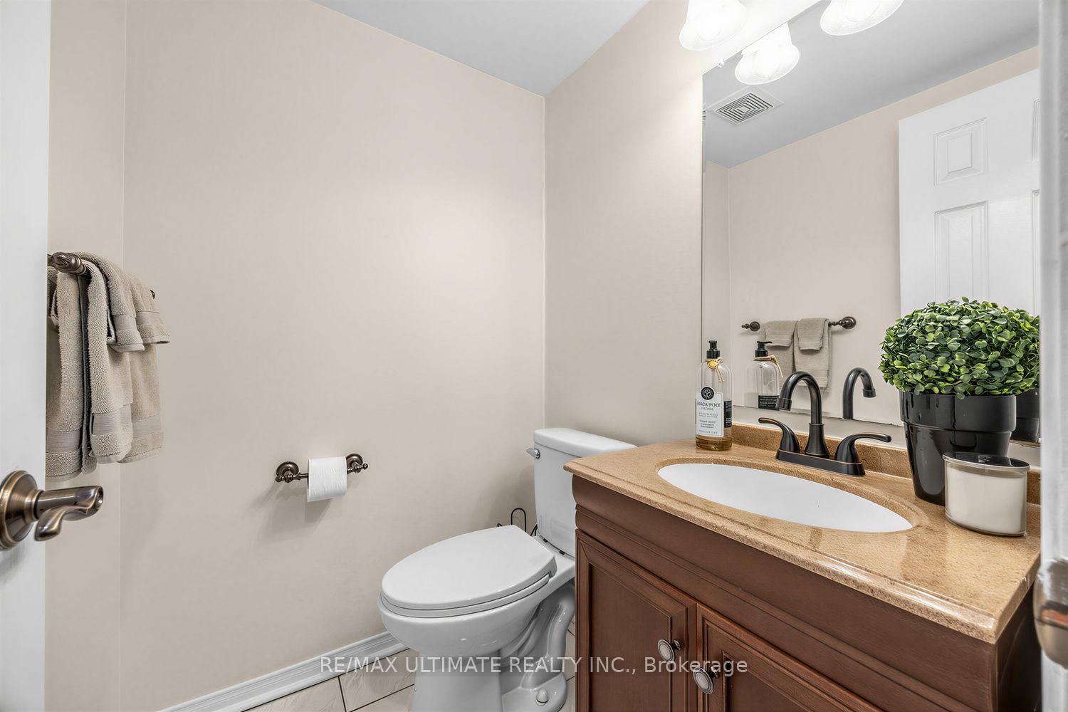 Photo 15 of 42 Landerville Lane, Clarington, Bowmanville — HOMEH