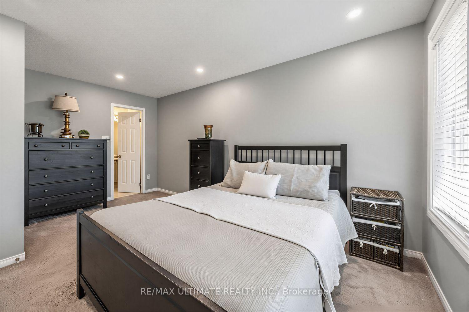 Photo 19 of 42 Landerville Lane, Clarington, Bowmanville — HOMEH