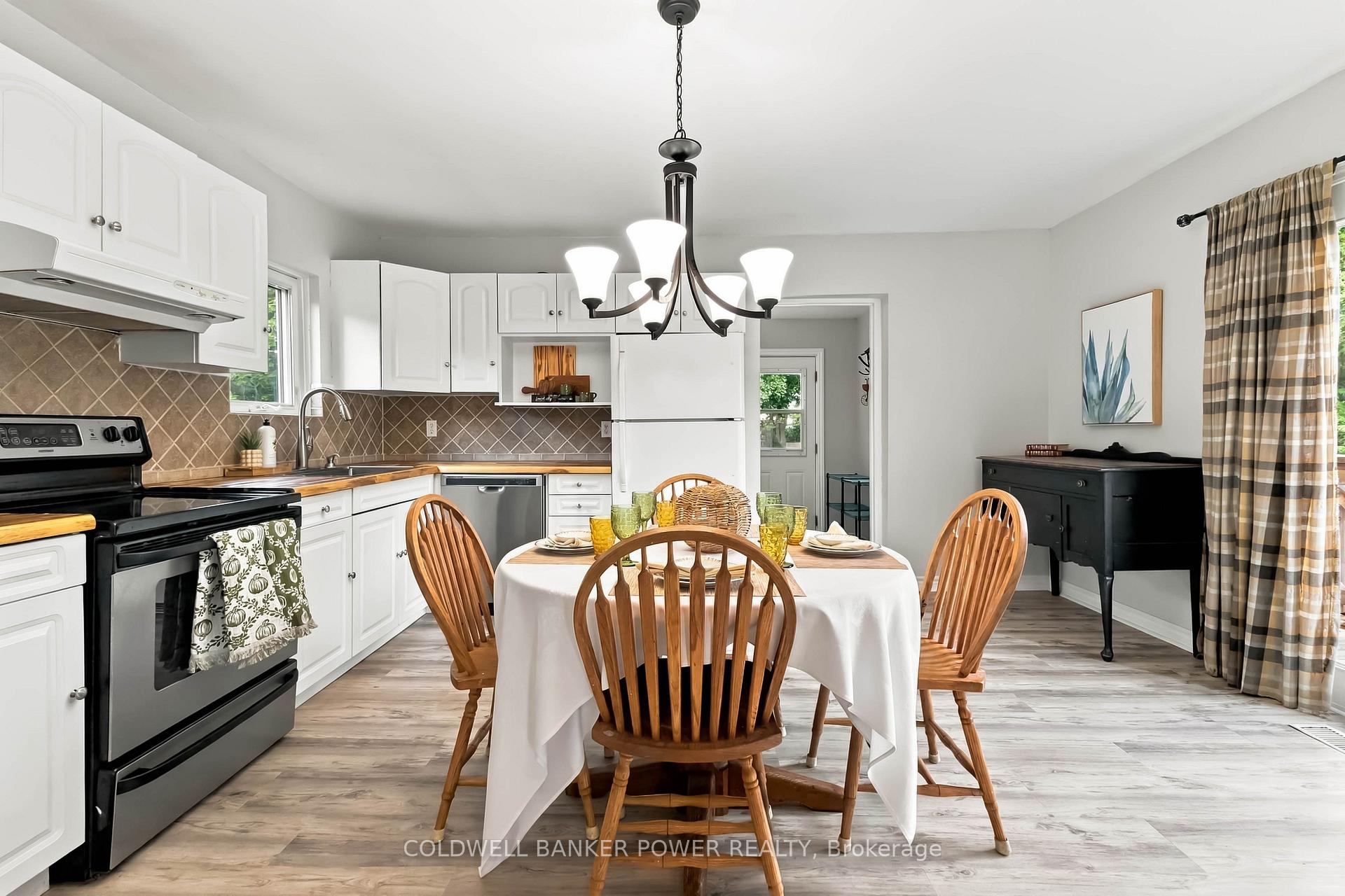 Photo 9 of 168 William Street, North Middlesex, Ailsa Craig — HOMEH