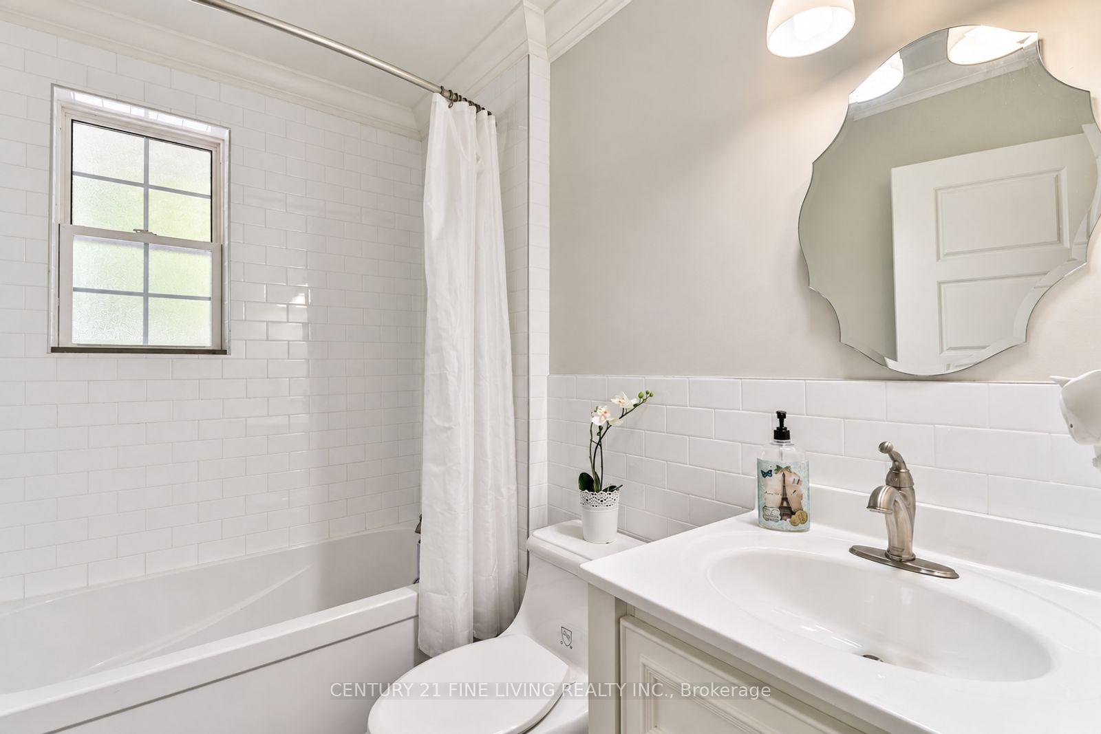 Photo 14 of 8 Lester B Pearson Street, Vaughan, Kleinburg — HOMEH