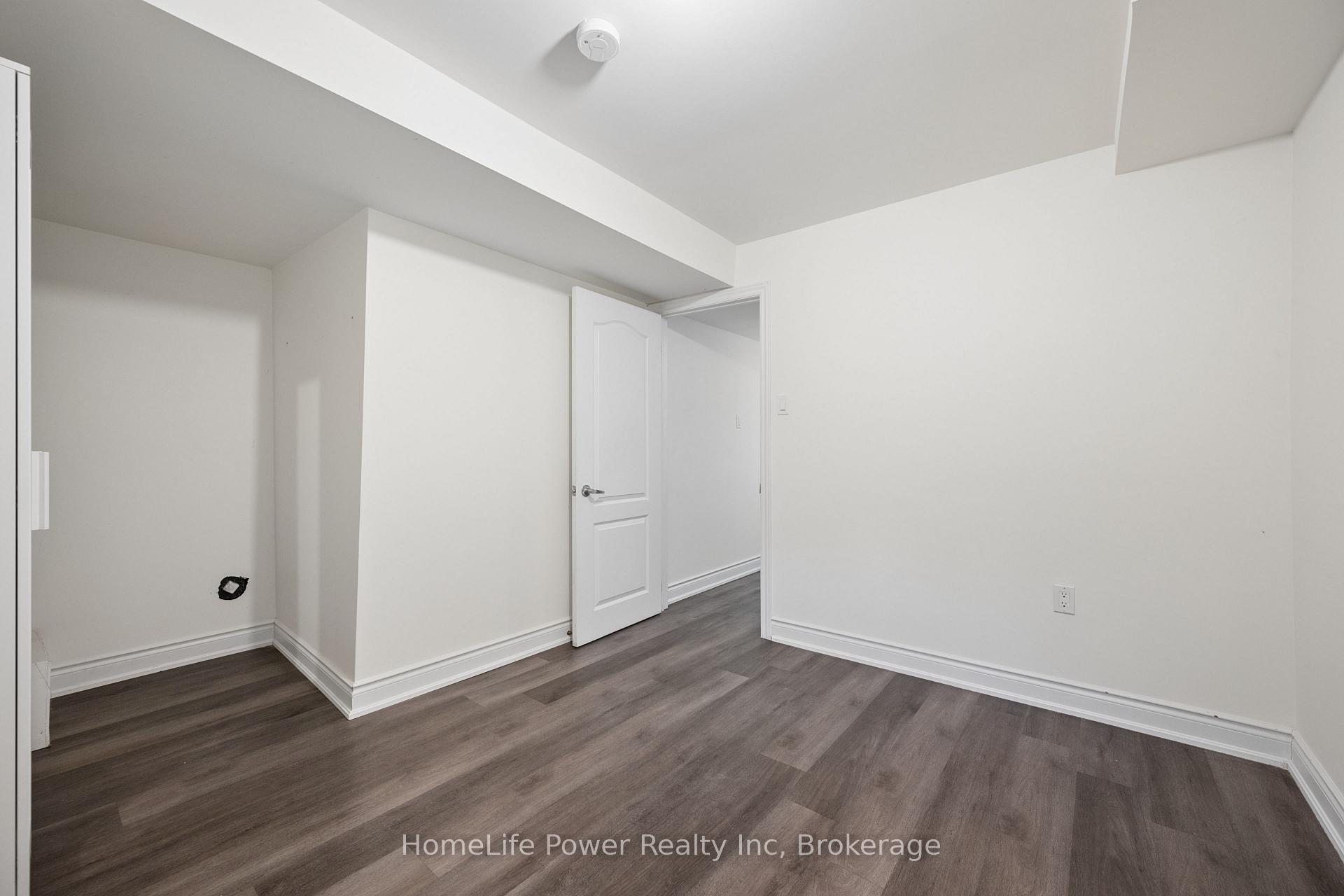 Photo 25 of Unit 57, 88 Decorso Drive, Guelph, Kortright East — HOMEH