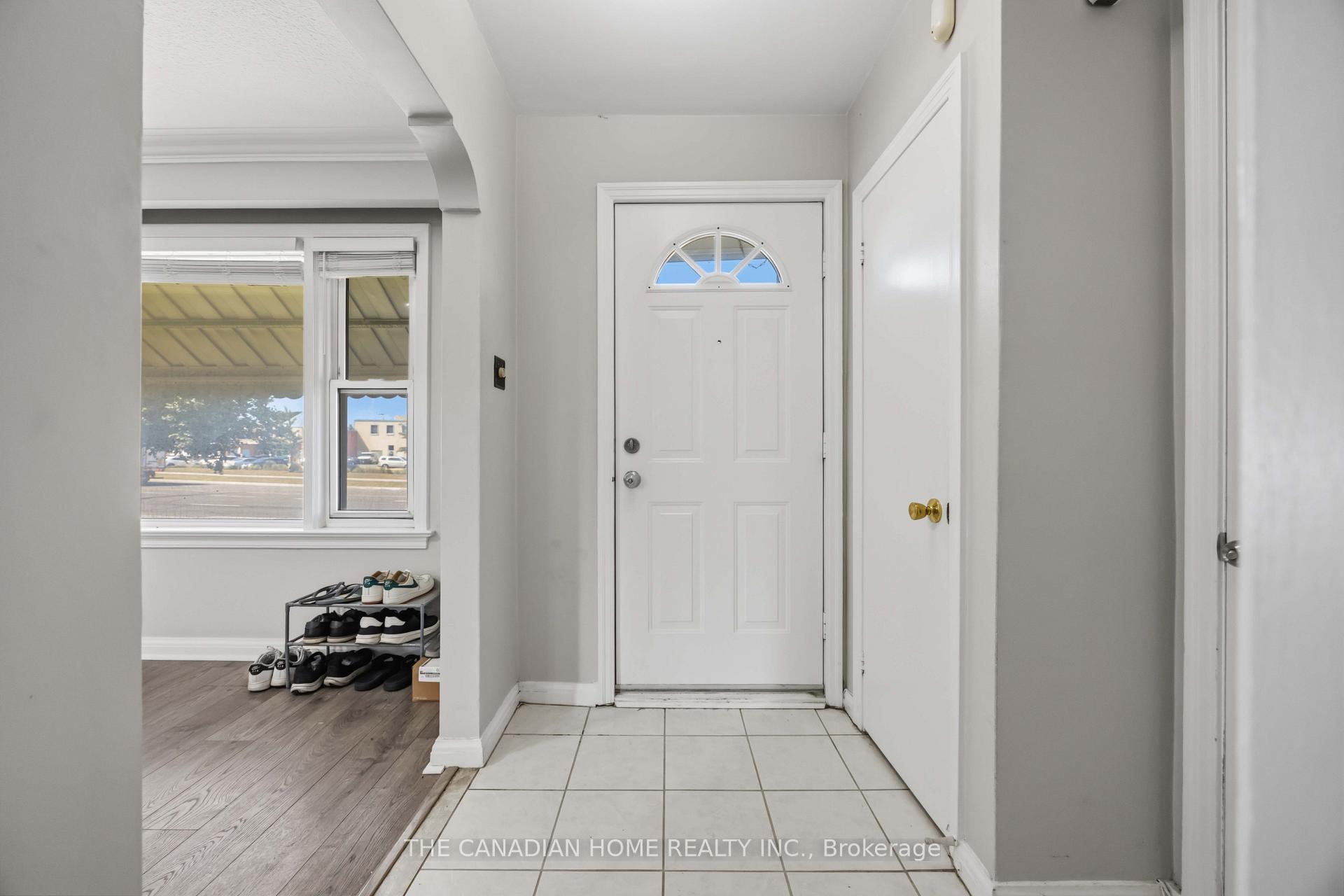 Photo 5 of 1373 Pharmacy Avenue, Scarborough, Wexford-Maryvale — HOMEH