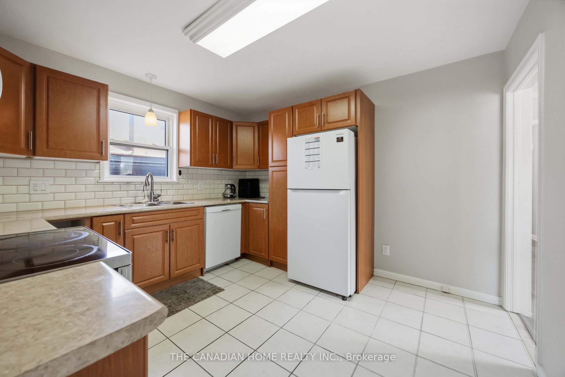 Photo 13 of 1373 Pharmacy Avenue, Scarborough, Wexford-Maryvale — HOMEH