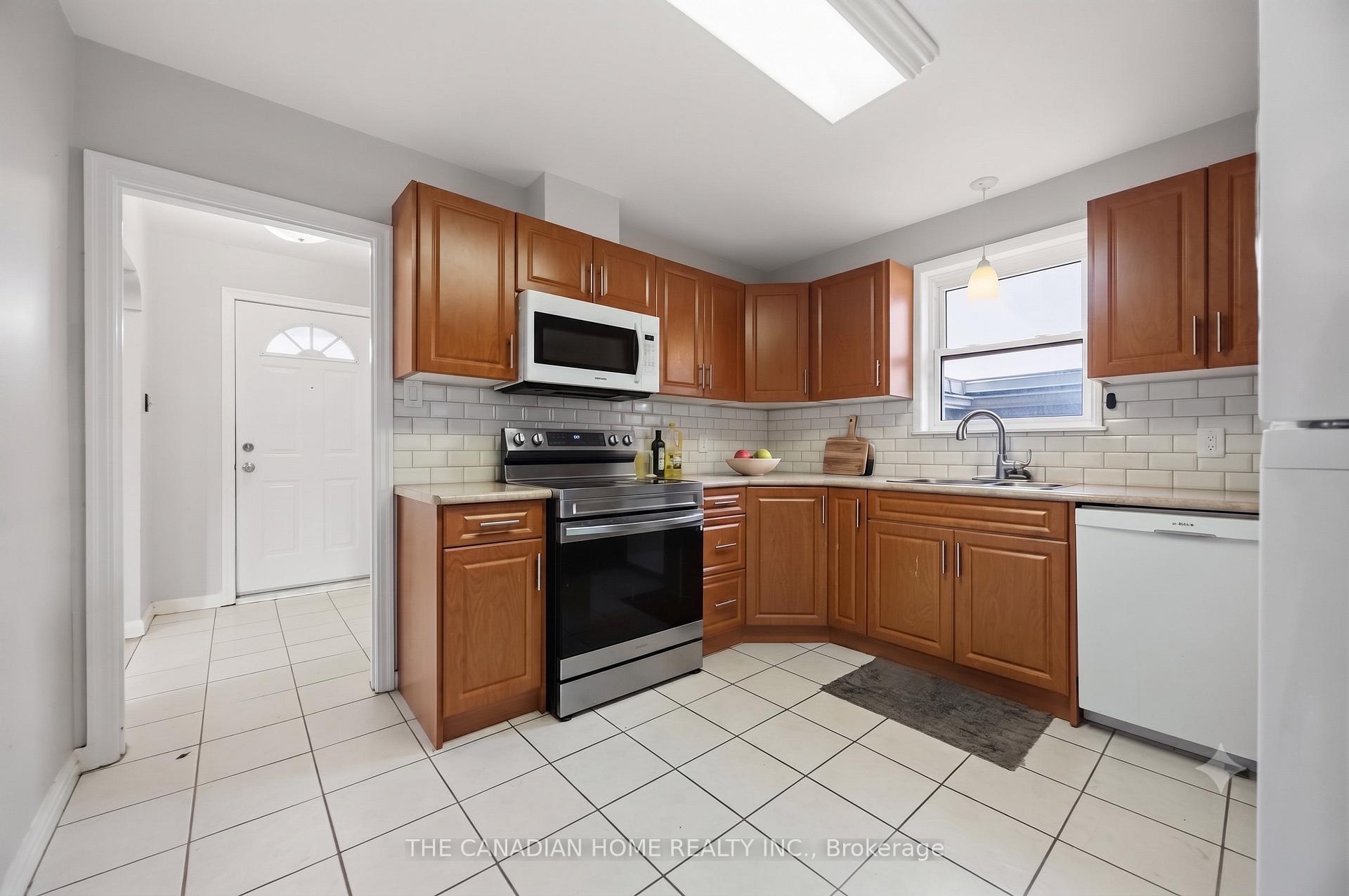 Photo 14 of 1373 Pharmacy Avenue, Scarborough, Wexford-Maryvale — HOMEH