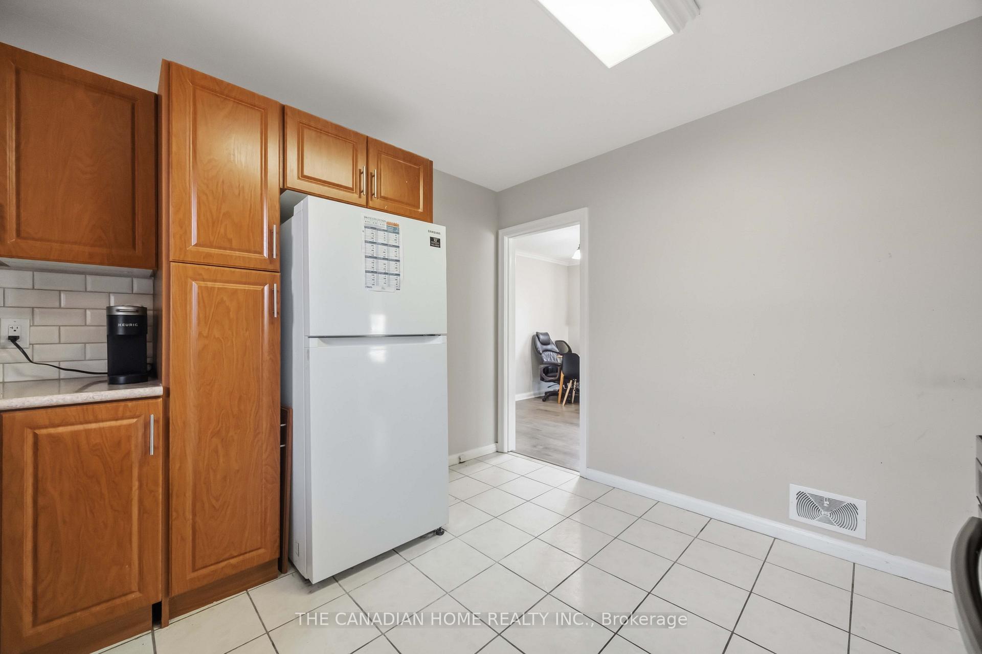 Photo 17 of 1373 Pharmacy Avenue, Scarborough, Wexford-Maryvale — HOMEH