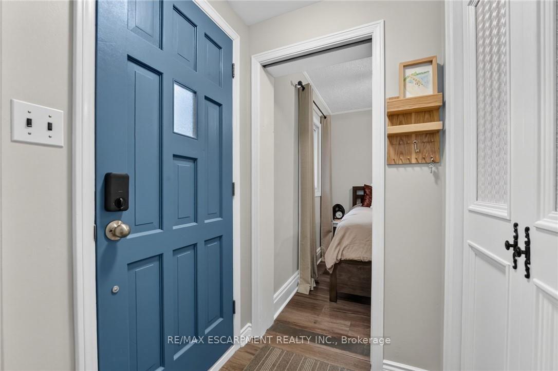 Photo 6 of 32 Richmond Avenue, St. Catharines, E. Chester — HOMEH