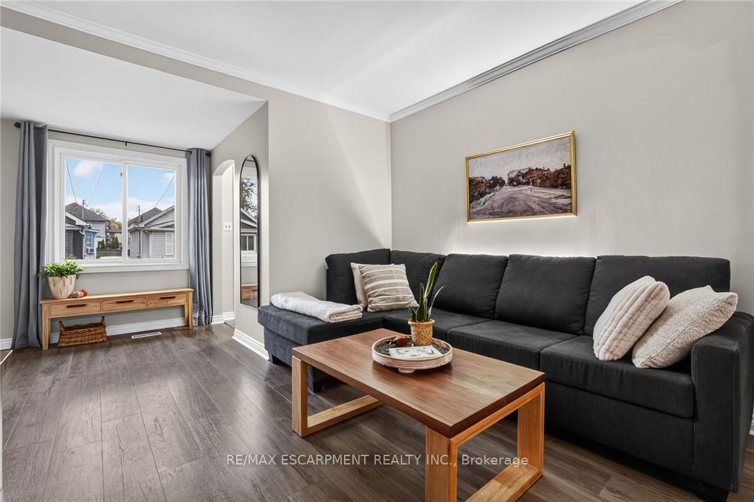 Photo 9 of 32 Richmond Avenue, St. Catharines, E. Chester — HOMEH