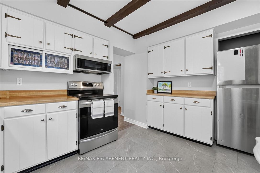 Photo 14 of 32 Richmond Avenue, St. Catharines, E. Chester — HOMEH